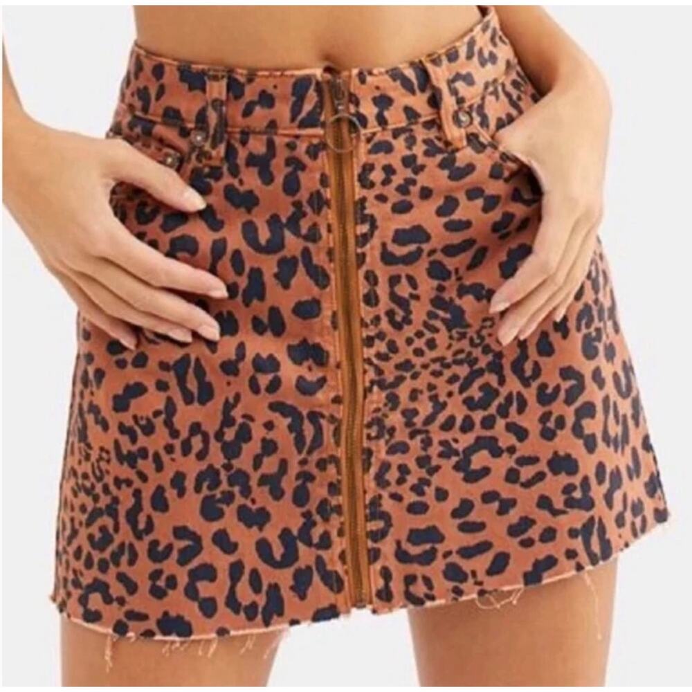 NWT Free People We The Free Zip It Up Leopard Print Denim Mini Skirt Size 28 - Picture 3 of 10